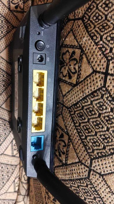 ASUS RT-N12 Маршрутизатор Wi-Fi