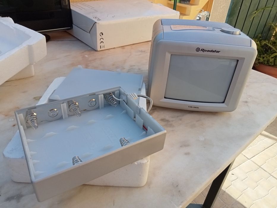 Mini TV e rádio portátil. Nova