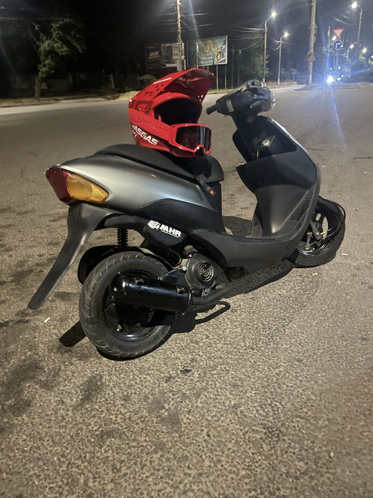 Suzuki lets 2 …..