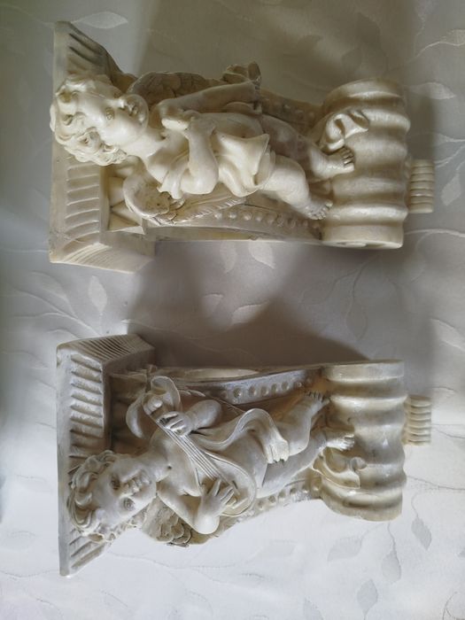 Figurki Komplet 2 szt. wsporników z aniołami, bogato zdobione, ozdoba