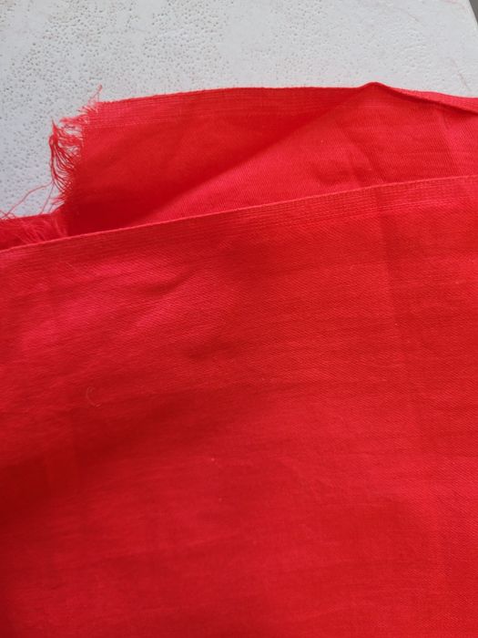 Тканина червона дивіться всі фотографії в оголошенні ЧИТАЙТЕ ОПИС!!!