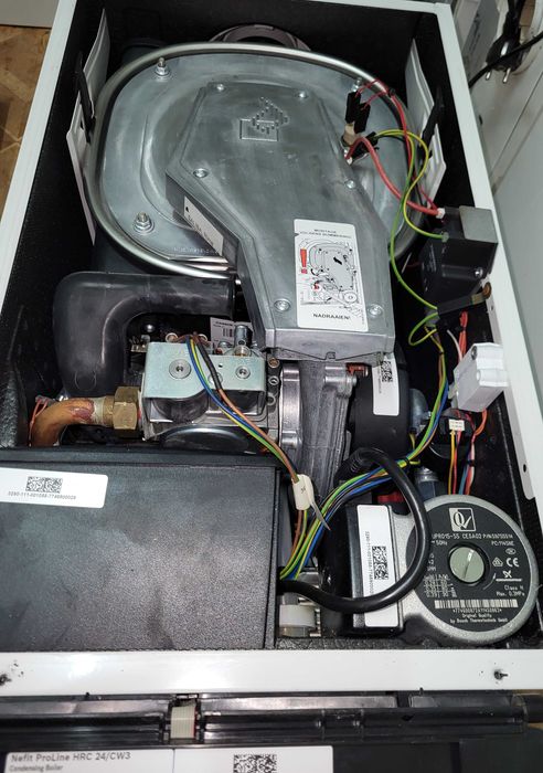 Piec gazowy kondensacyjny SAUNIER DUVAL, AWB, Vaillant