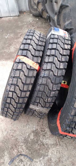 Шины ГАЗ-53 8.25-20 (240-508) Taitong 16сл (с камерой и флипером)