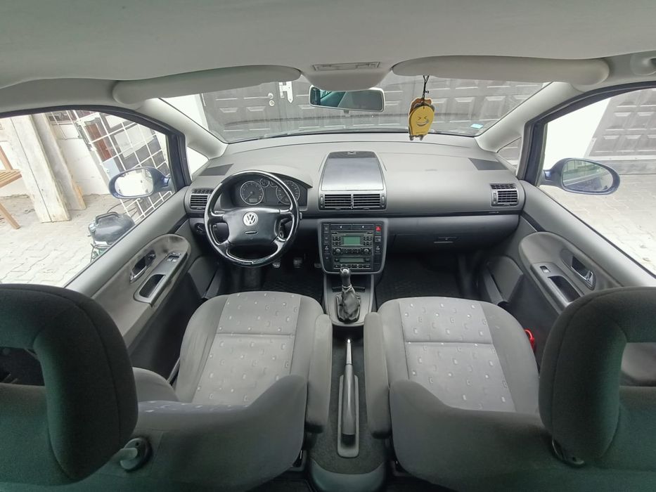 Volkswagen Sharan 1.8t z LPG lift hak Kinder isofix 7 osobowy osobowy