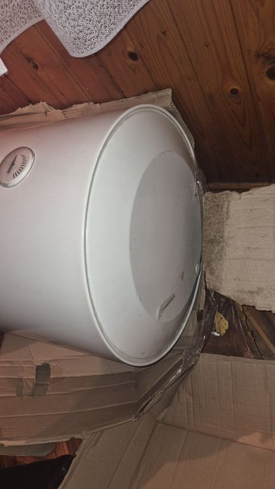 Водонагревательный бак, бойлер Ariston