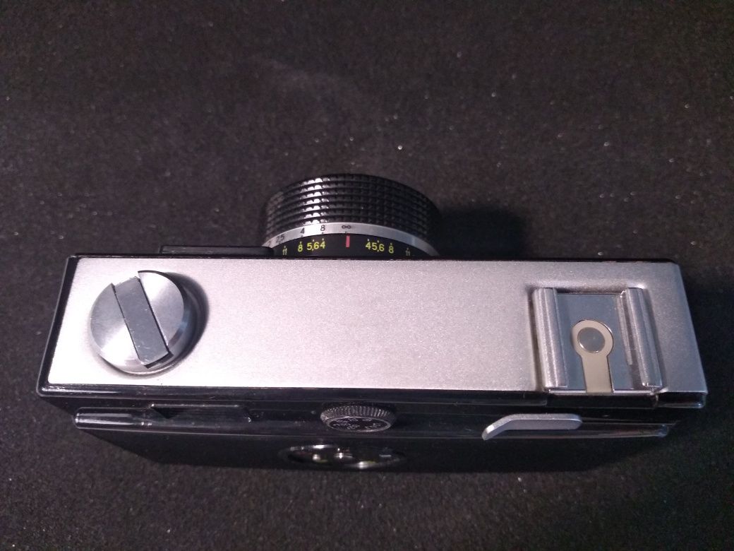 Aparat fotograficzny Vilia Auto 35 mm. + etui