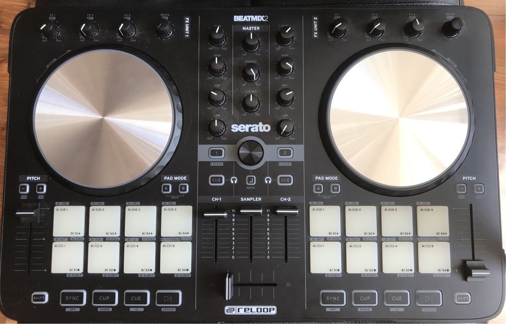 Пульт DJ  Reloop Serato beatmix2 или обмен на akai mpc