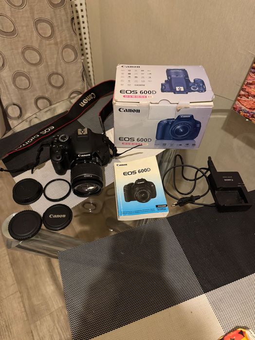 Дзеркальний фотоапарат Canon EOS 600D КОМПЛЕКТ