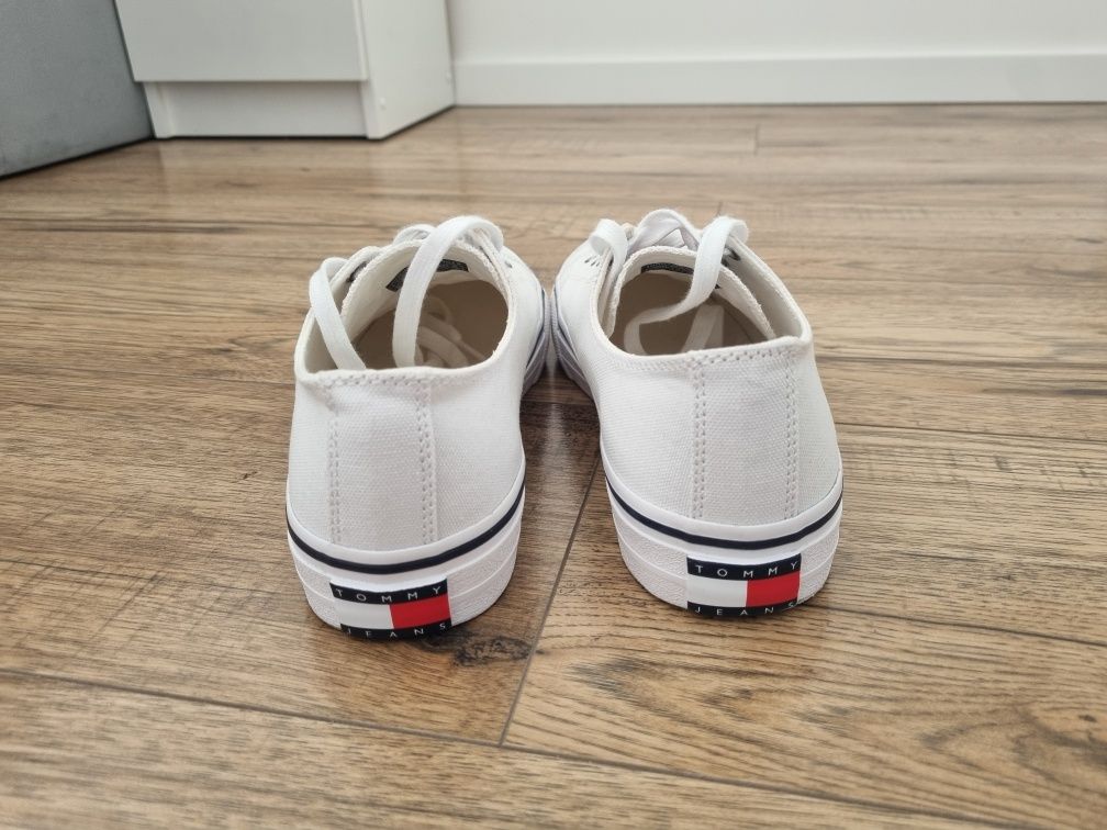 Tommy Hilfiger trampki essential skate canvas r.41 jak 42-43 jak nowe