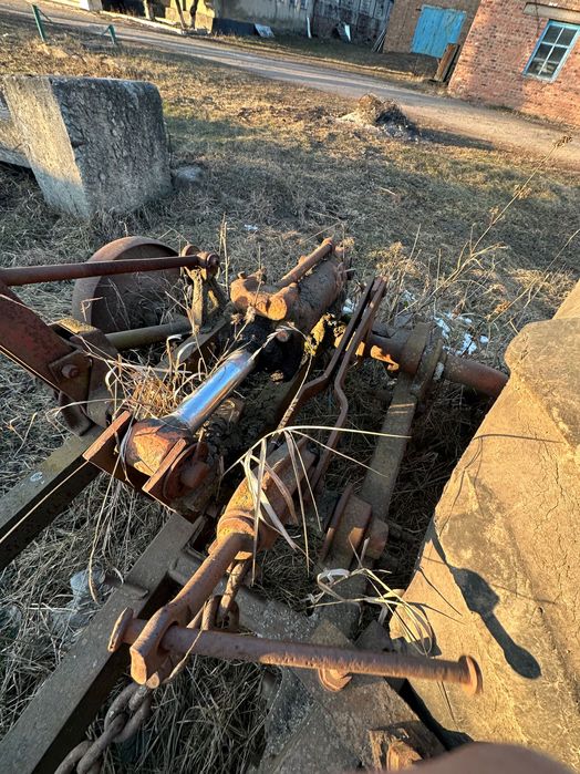 Плуг  ПЯ 3-35,плуг причіпний 3-ох корпусний.Плуг