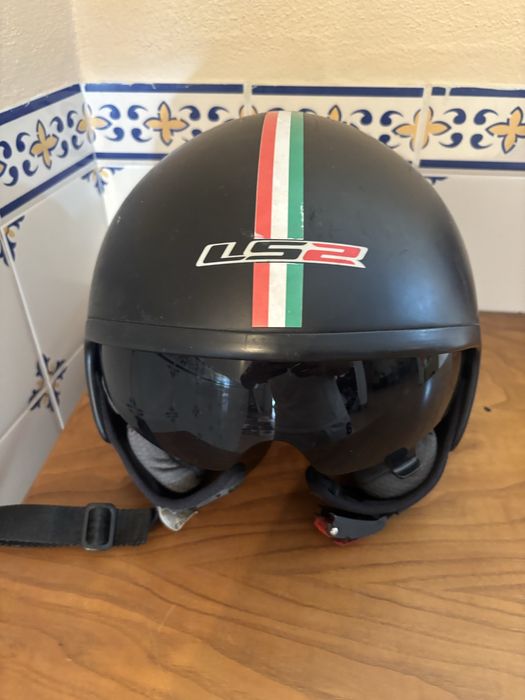 Capacete e oculos mota