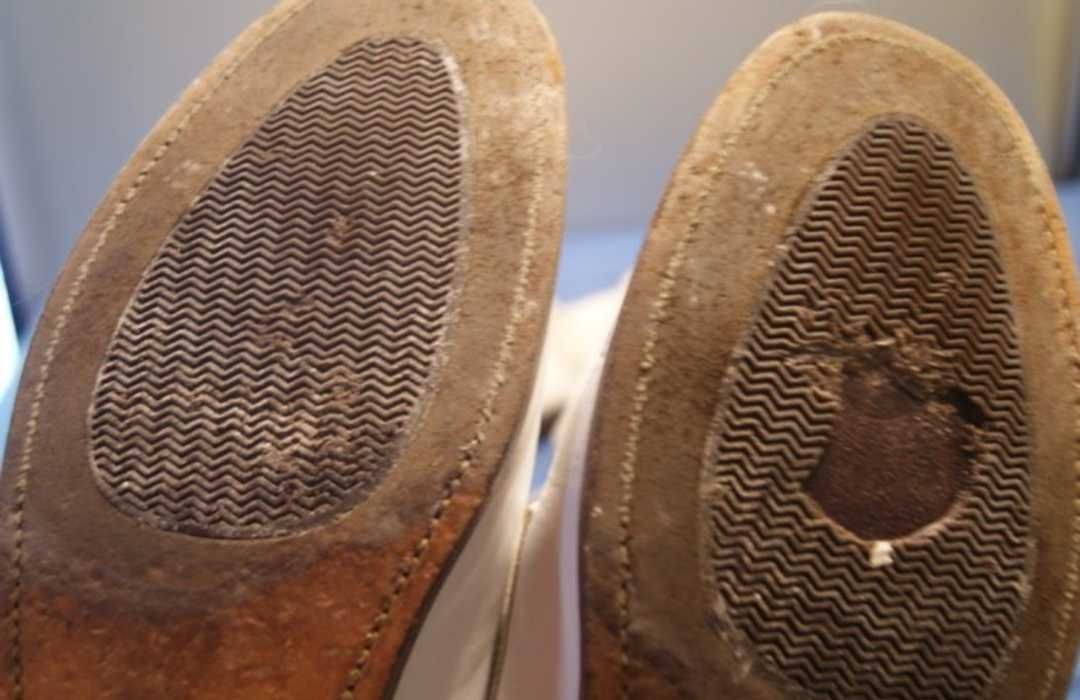 Cinco pares de sapatos da Marinha