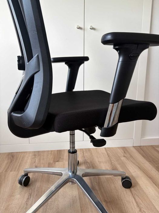 Cadeira escritório ergonómica