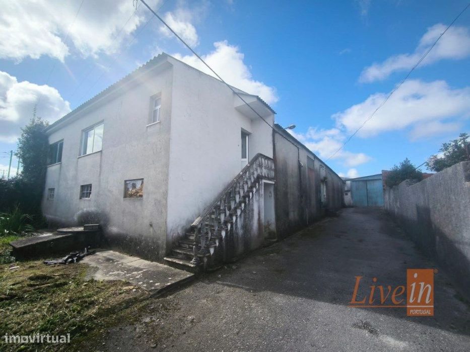 Armazém Industrial Com Terreno Em Pataias Em Alcobaça