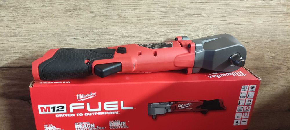 Klucz kątowy udarowy Milwaukee m12 300NM Grzechotka Fraiwf12 NOWA FV23