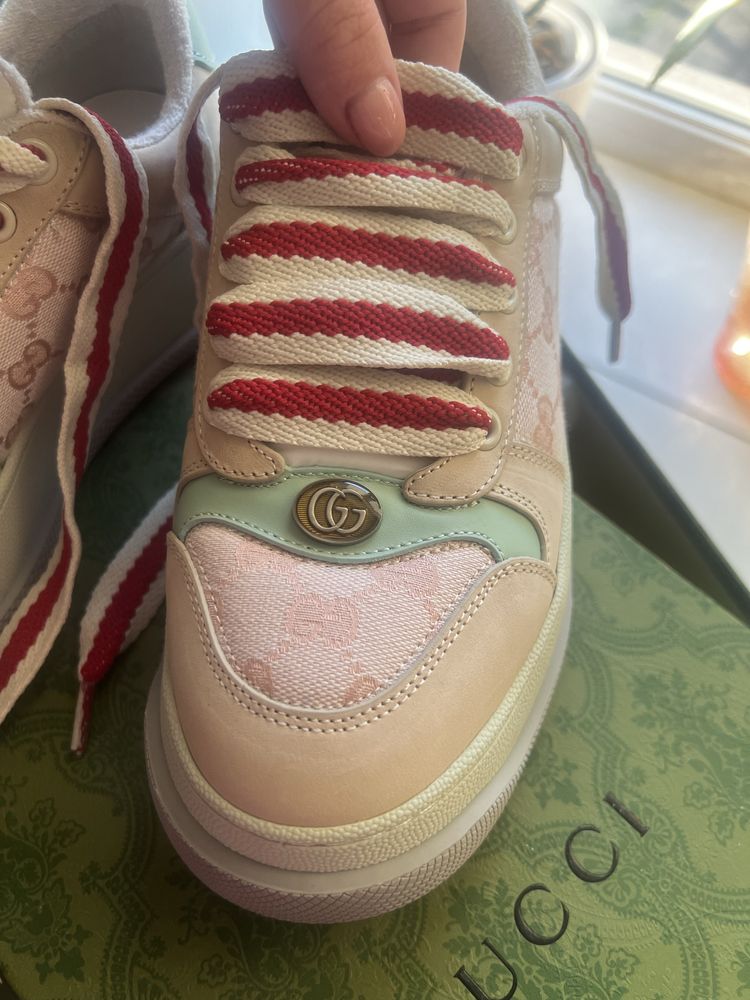 Продам кроссовки GUCCI