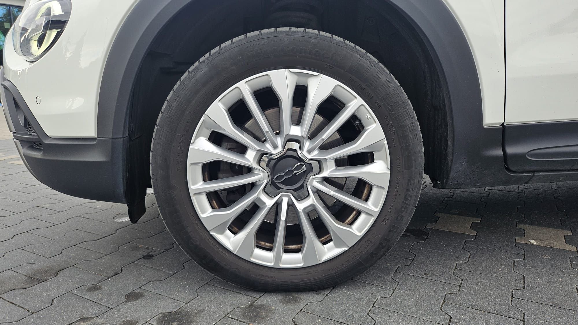 Komplet opon letnich Continental 215/55 R17 V