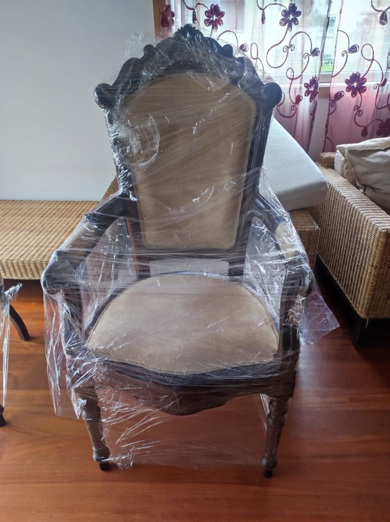 Cadeira / cadeirões em Pau Santo