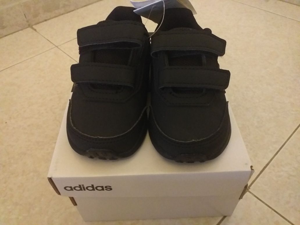 Tenis da Adidas Pretos Novos