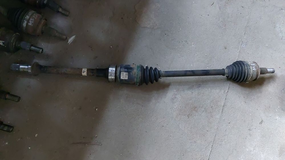 Мазда 3 13-18г.в полуось правая левая 1.5 2.0 skyactiv  разборка