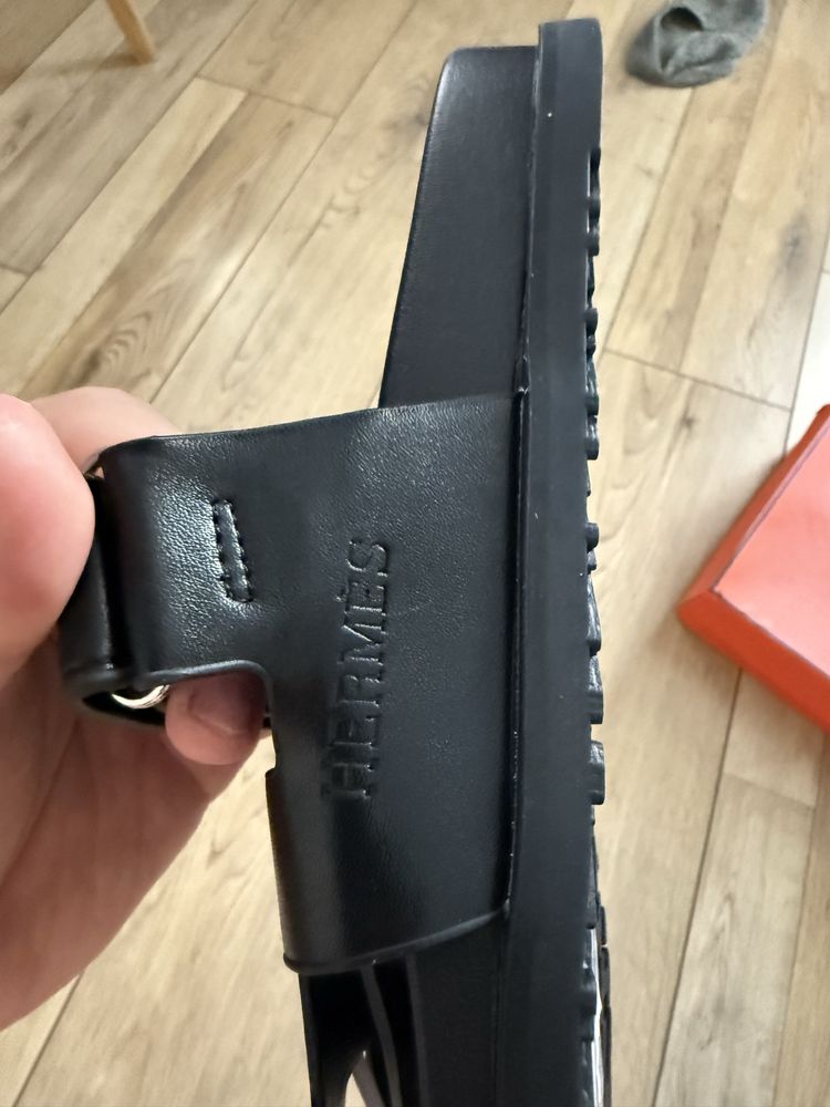 Щльопанці тапки сандалі шльопки Hermes, шипри