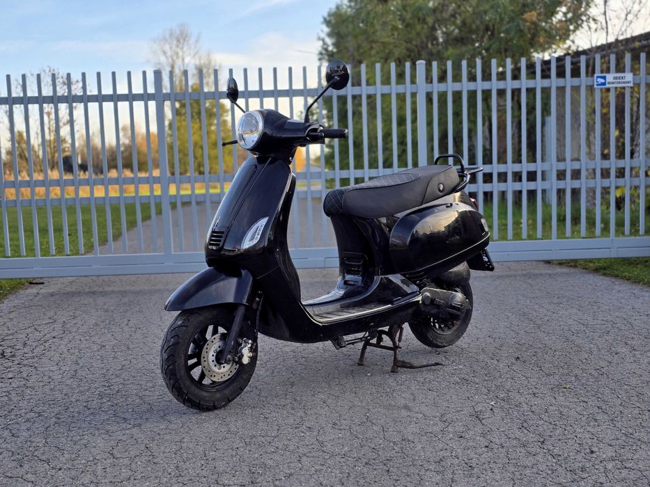 AGM VX50 50 4Tholenderski skuter jak vespa