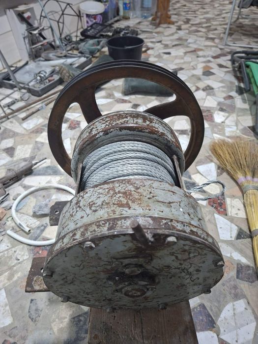 Лебедка корабельная примерно 1 к 10