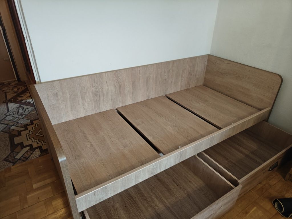 Tapczan łóżko z 2 pojemnikami na pościel dostawa Warszawa