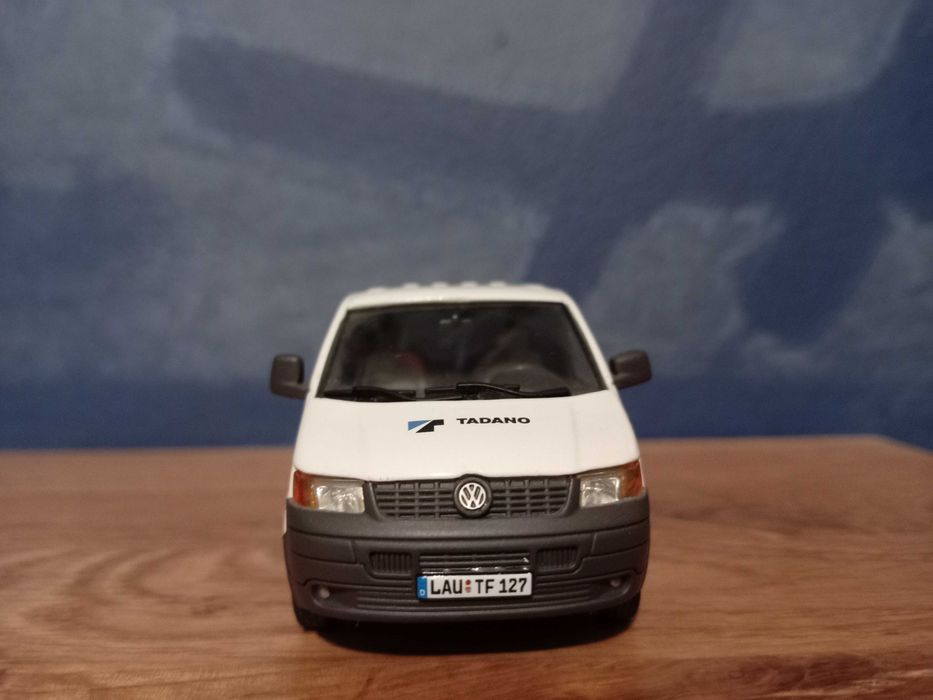 Model WSI 1:50 - PILOT - Tadano VW Transporter Serwis Żurawi