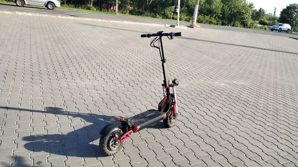 Електро самокат Giant