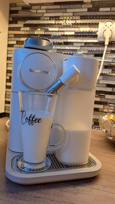 Ekspres do kawy na kapsułki Nespresso