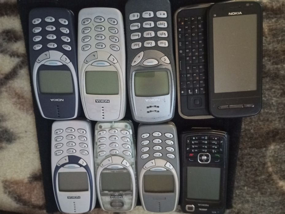 Retro Nokias 3310