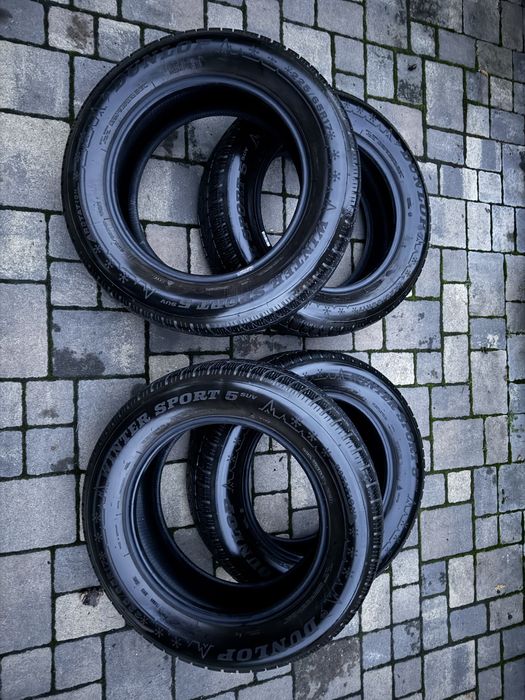 Зимова гума dunlop 225/65 r17 майже нова