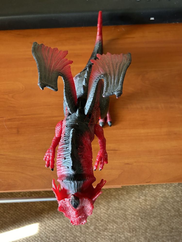 Динозавр дракон тирекс двигается рычит игрушка