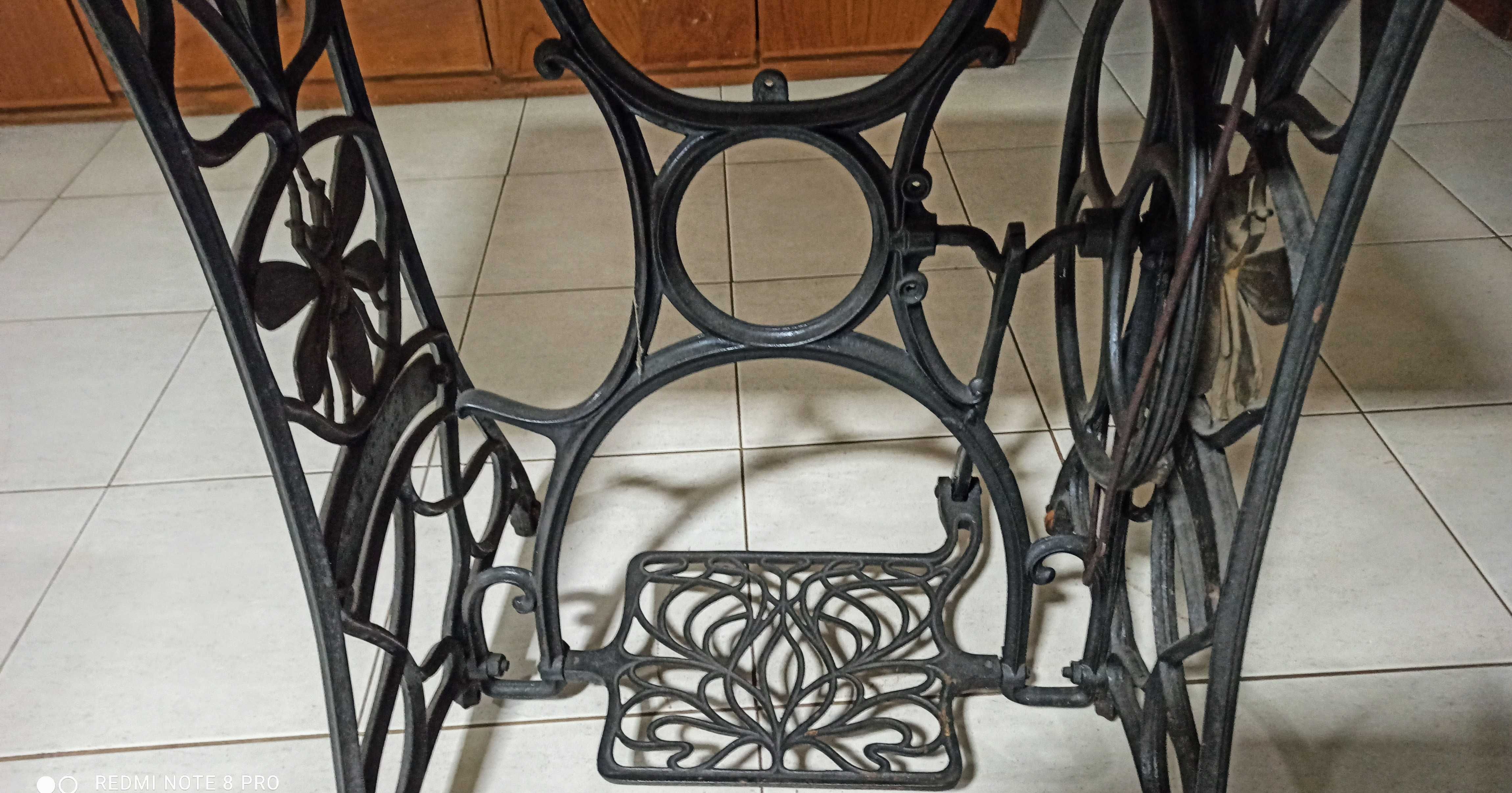Máquina de costura decorativa edição limitada