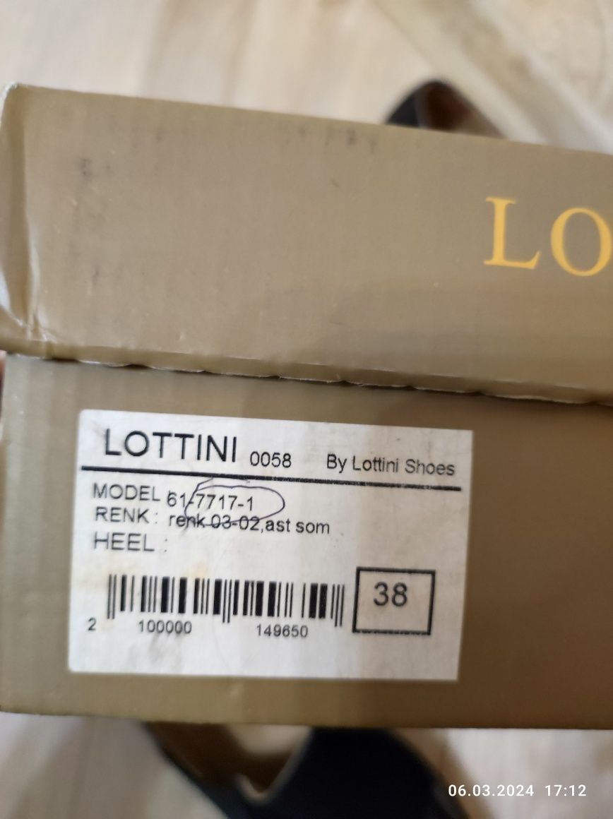 Туфлі, ботильйони Lottini розмір 38