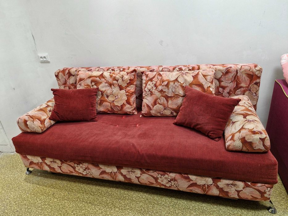 Диван розкладний,двоспальний