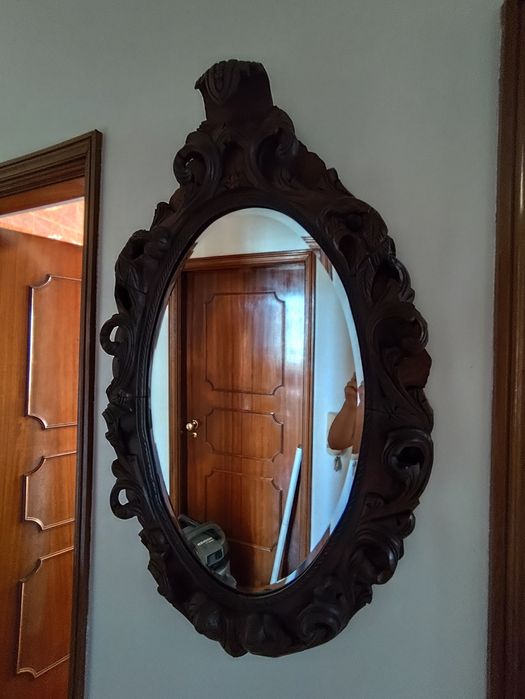 Credência e espelho