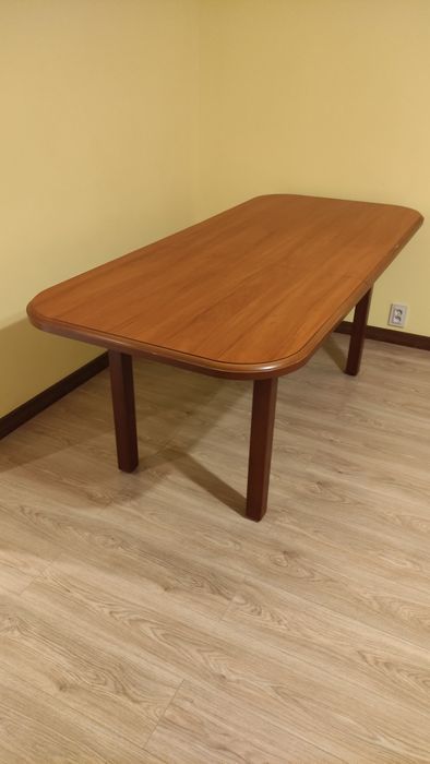 Stół składany do salonu