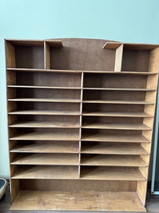 Стелаж ,полка для хранения машинок .