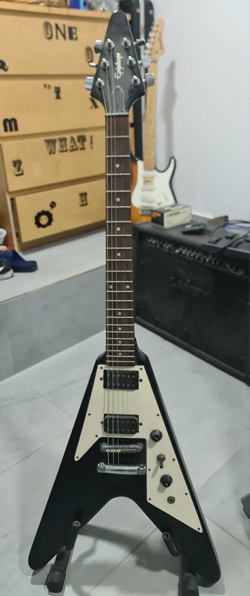 Washburn Mercury, Epiphone Flying V