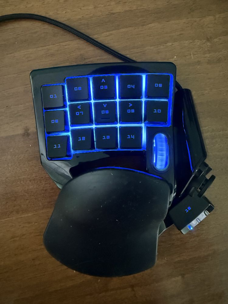 Ігрова клавіатура (кейпад) Razer Nostromo (Б/В)
