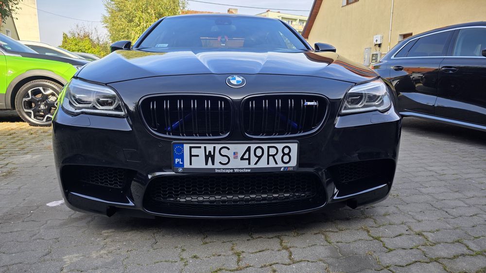 Bmw m5 rok 2012 silnik 4.4 bi-turbo bogate wyposażenie ładna zamiana