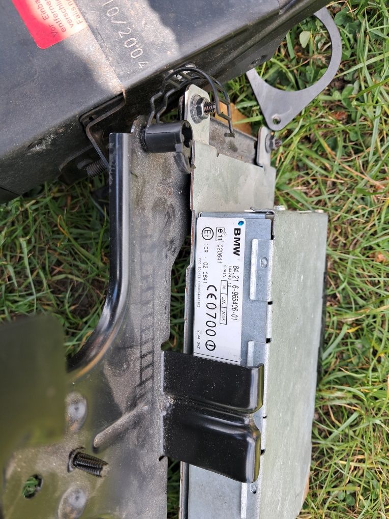 Wzmacniacz radia i zmieniarką bmw e90 2005r