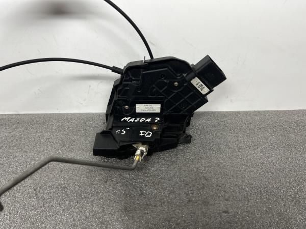 Fechadura / fecho porta frente direito MAZDA 2 (DY)