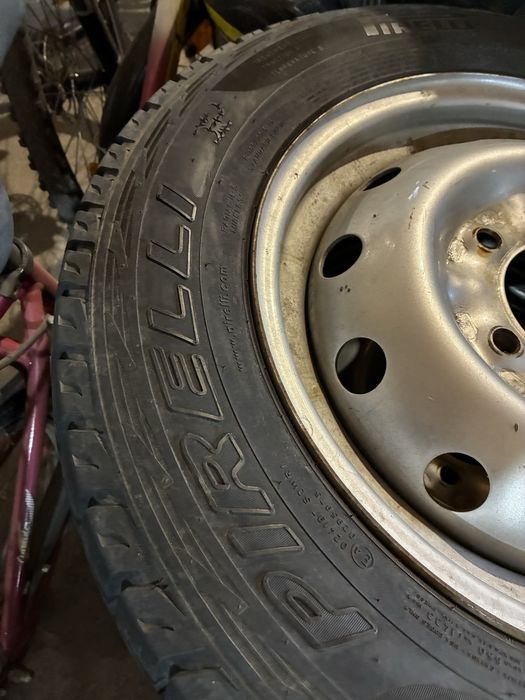 Резина б/у  185/75/16 на Ніву