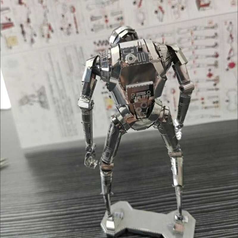 Metalowe Puzzle 3D - Model Star Wars: robot K-2SO