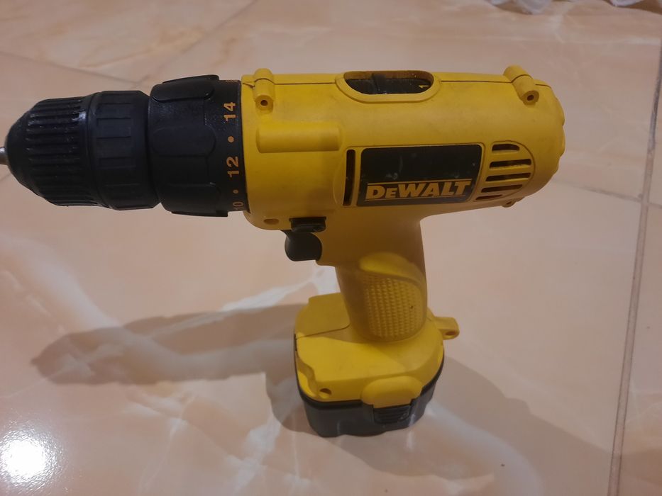 Шуроповерт Dewalt