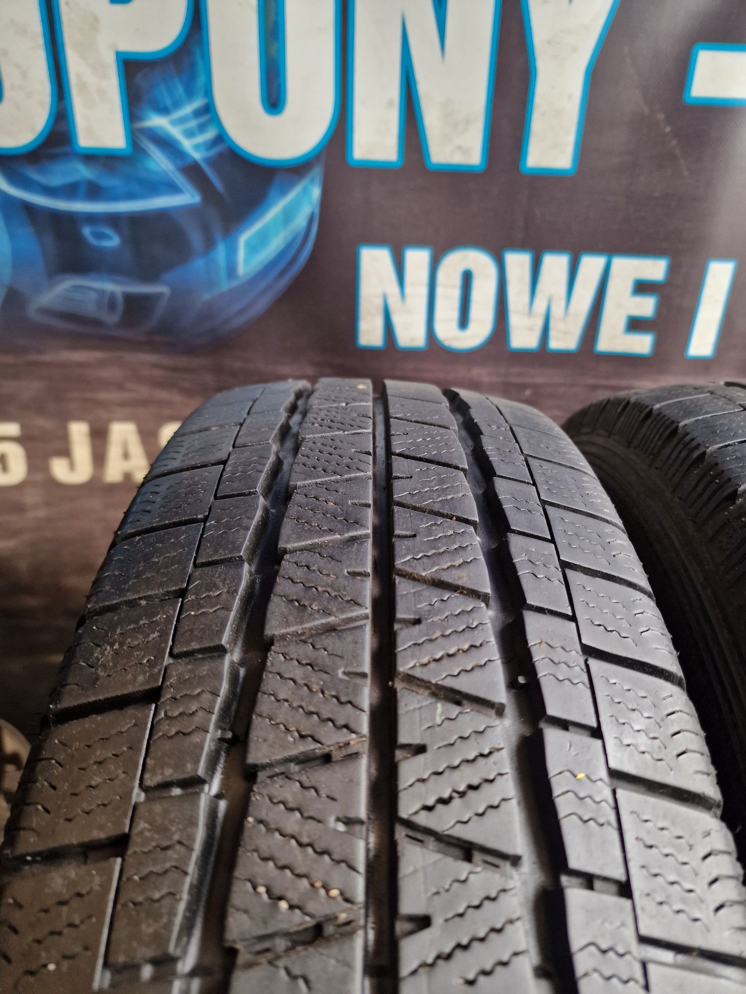 Opony zimowe 205/75/16C Falken wzmacniane Para 8.6mm 2021rok