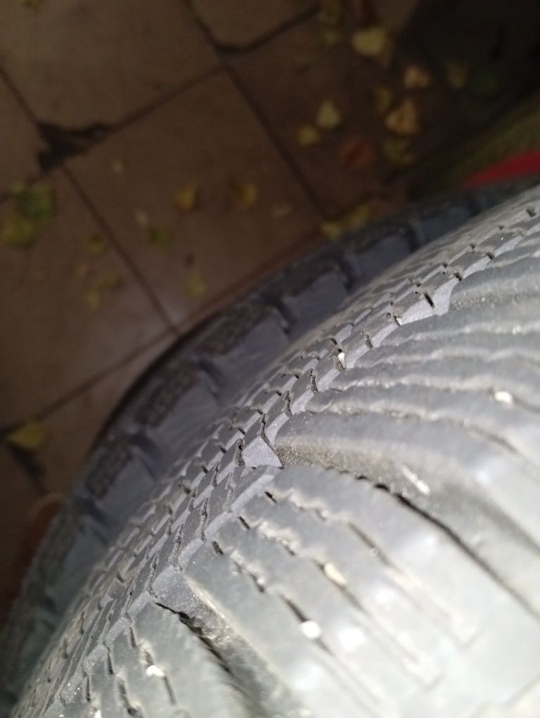 Nokian nordman ts2 , 205/55/16